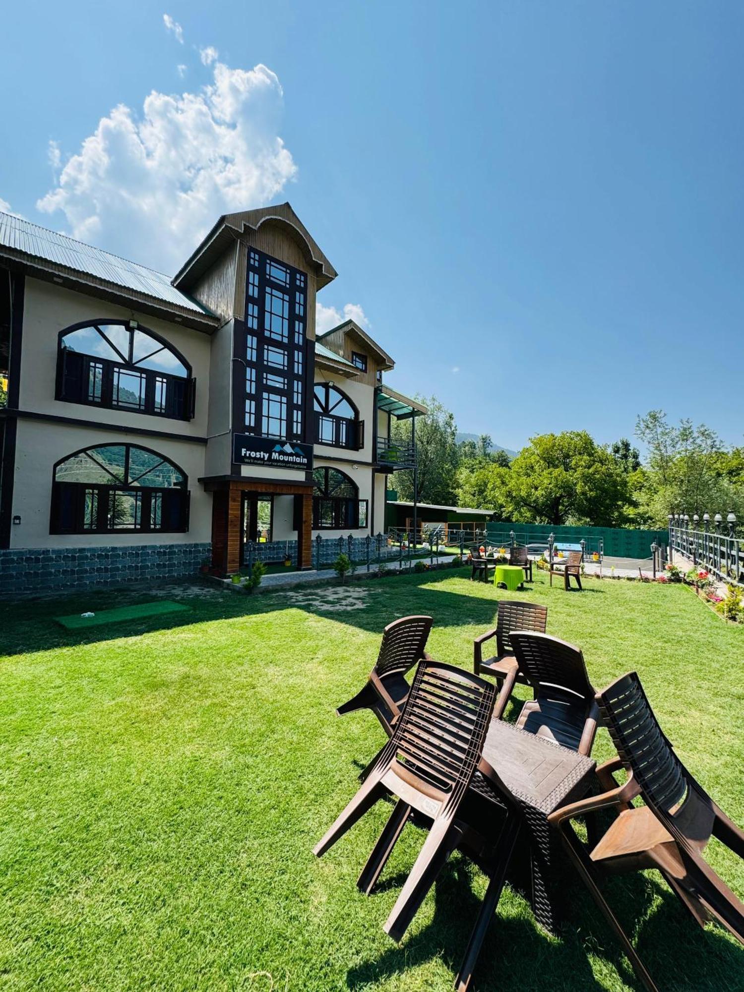 Frosty Mountain Resort Pahalgam Bagian luar foto