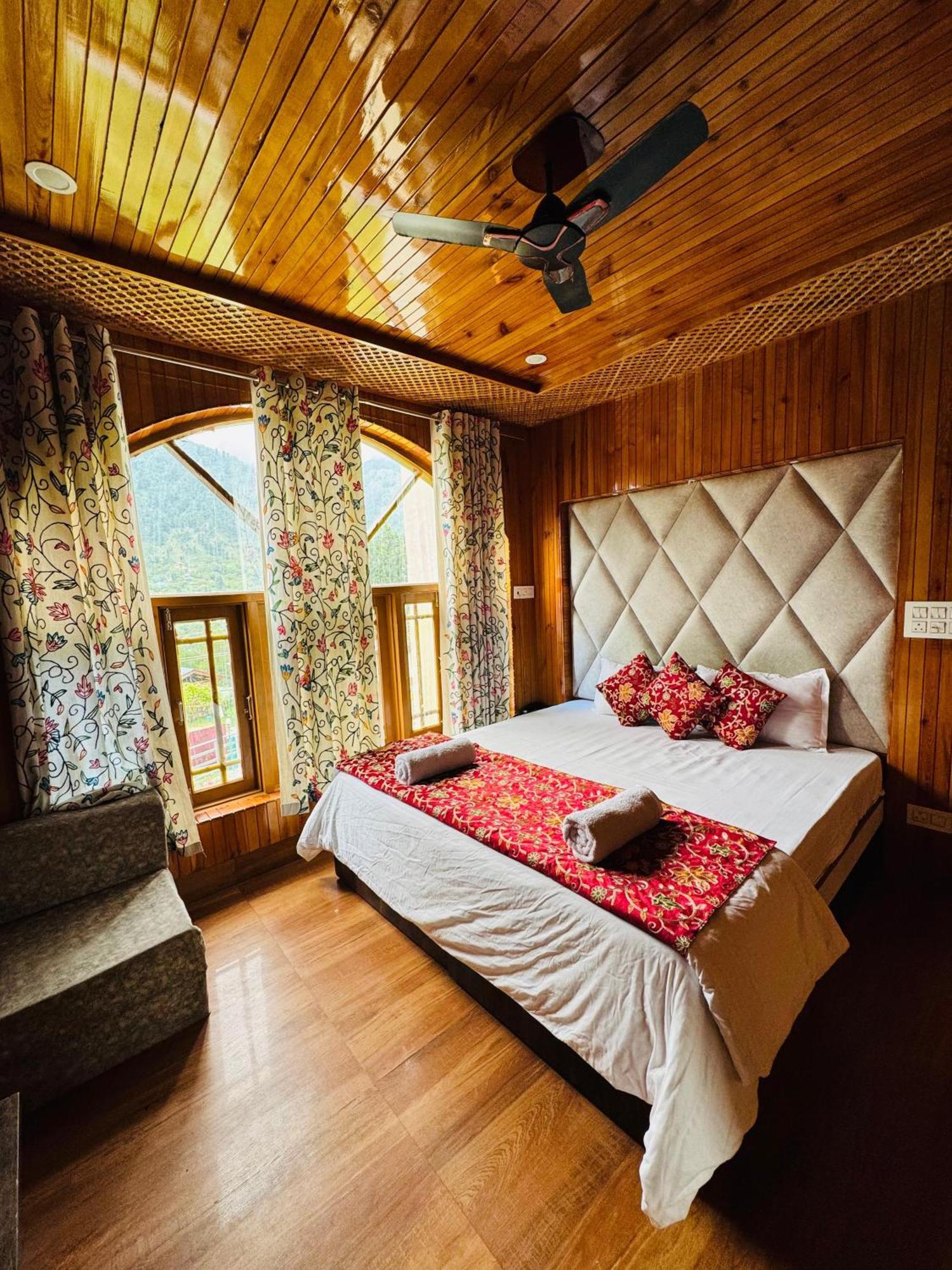 Frosty Mountain Resort Pahalgam Bagian luar foto