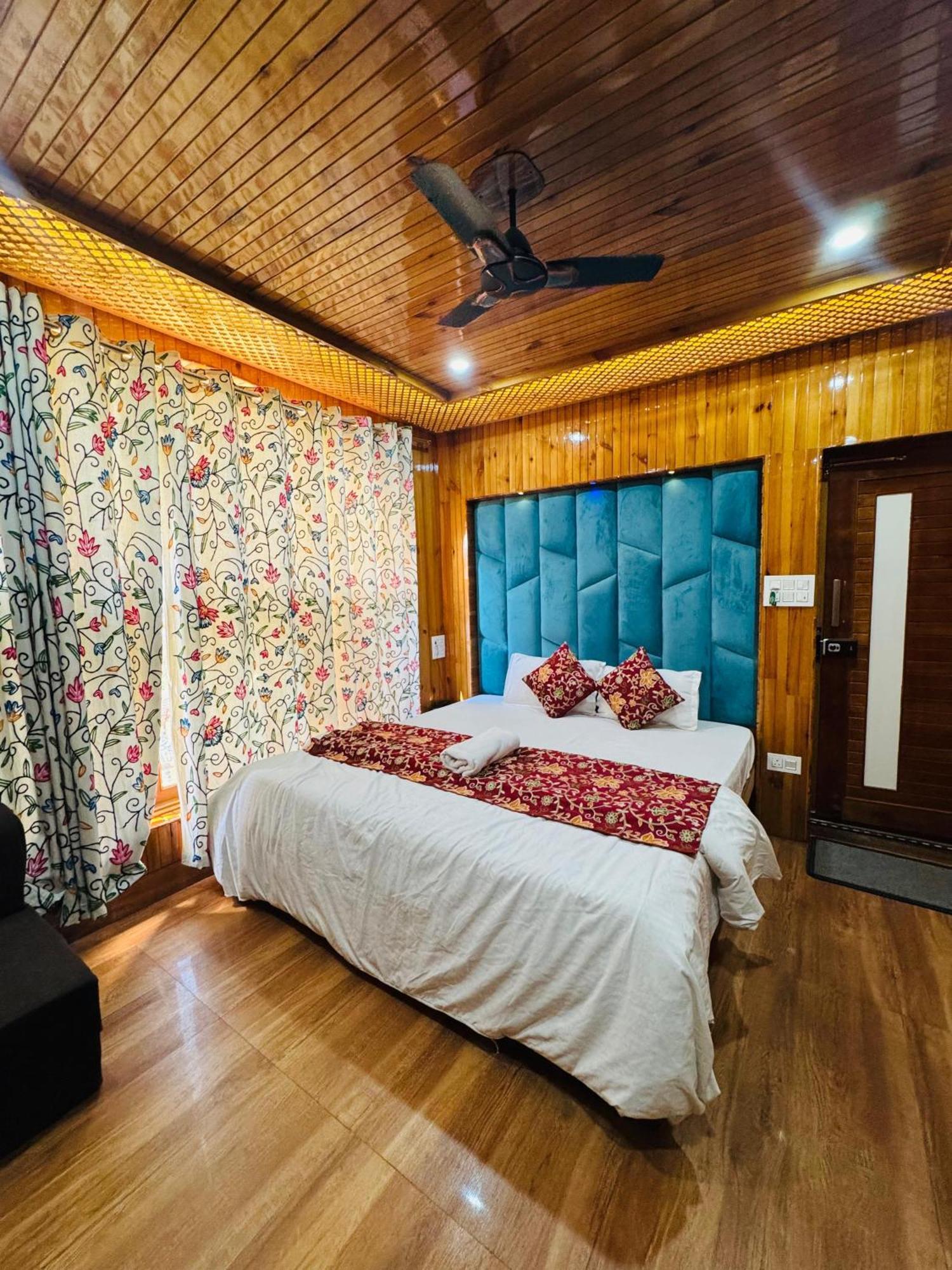 Frosty Mountain Resort Pahalgam Bagian luar foto