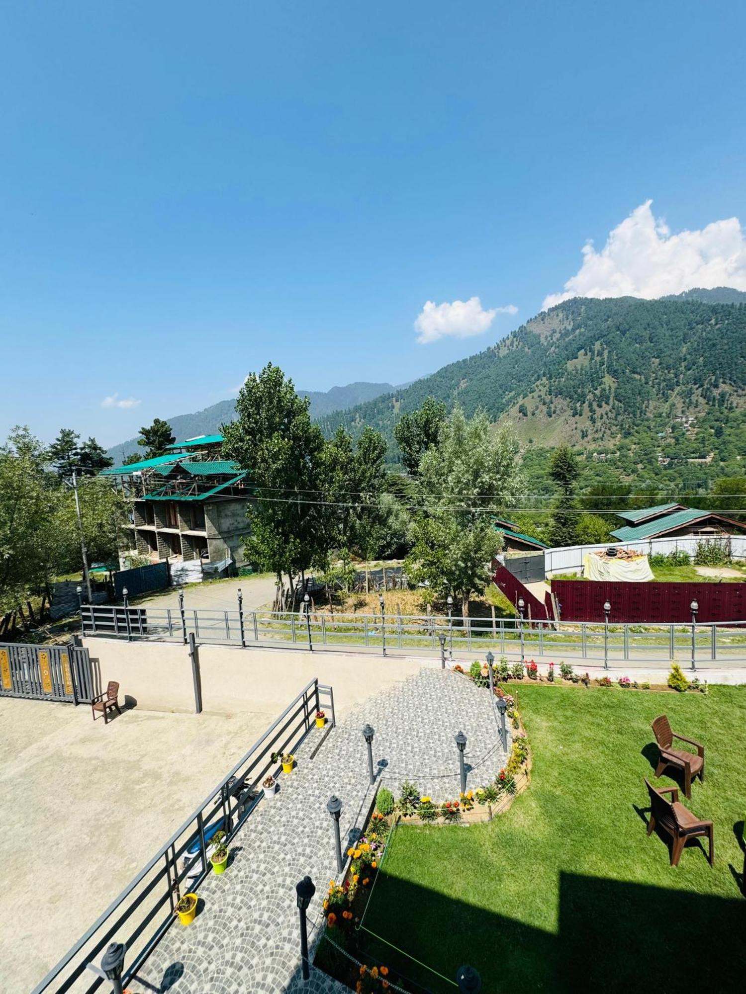 Frosty Mountain Resort Pahalgam Bagian luar foto