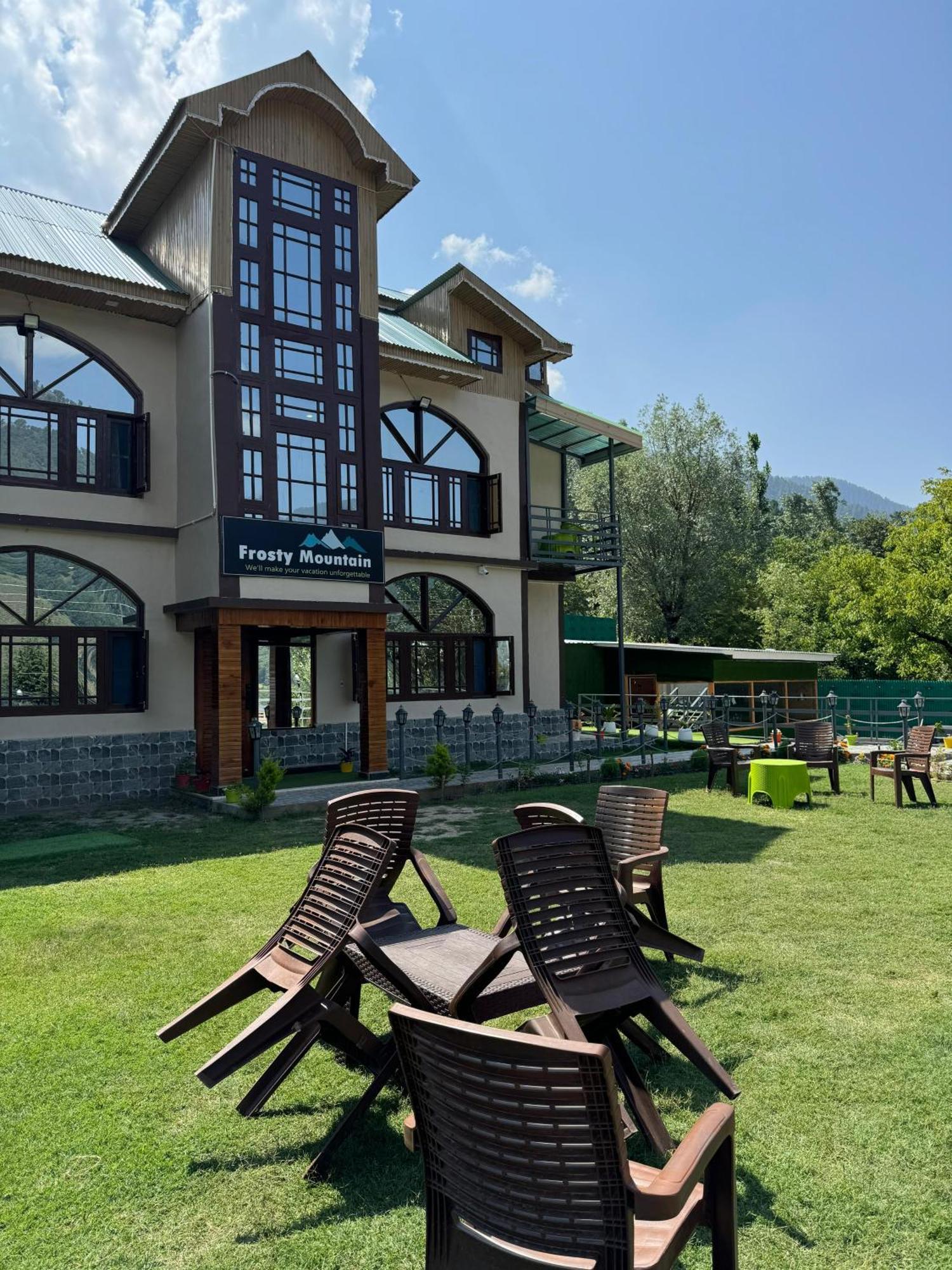 Frosty Mountain Resort Pahalgam Bagian luar foto
